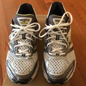 Mizuno running shoes